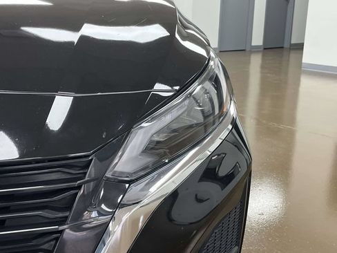 Used 2025 Nissan Altima 2.5 SV FWD image 9