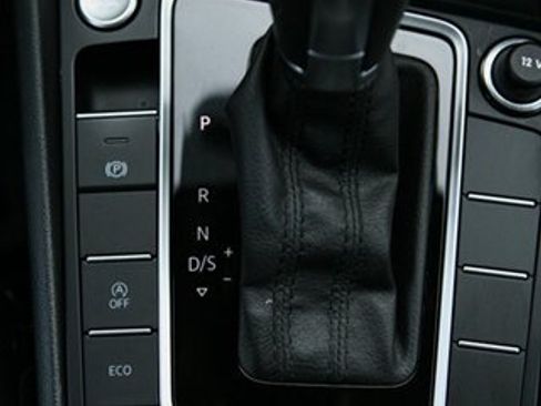 Used 2019 Volkswagen Jetta SE FWD image 21