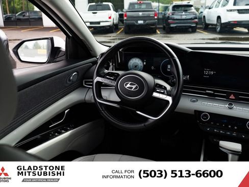 Used 2024 Hyundai Elantra Limited FWD image 9