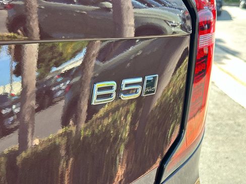 Certified 2025 Volvo XC90 B5 Core w/ Protection Package Premier image 28