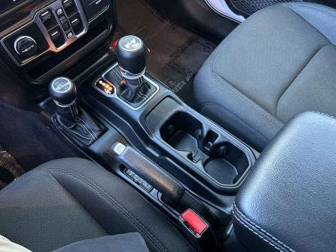 Used 2023 Jeep Wrangler Unlimited Sahara AWD/4WD image 21