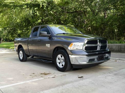 Used 2019 RAM 1500 Tradesman w/ Chrome Plus Package RWD image 2