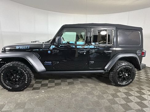 Used 2023 Jeep Wrangler Unlimited w/ Cold Weather Group AWD/4WD image 6