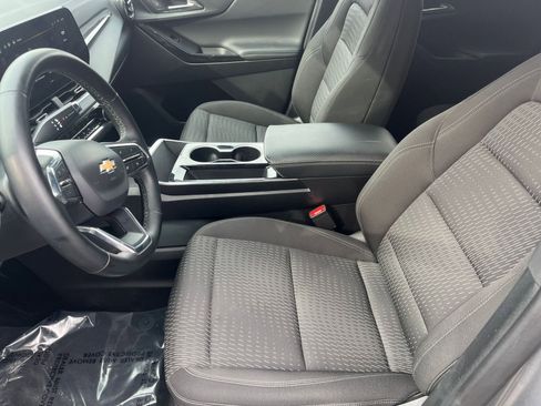 Used 2025 Chevrolet Equinox LT image 23