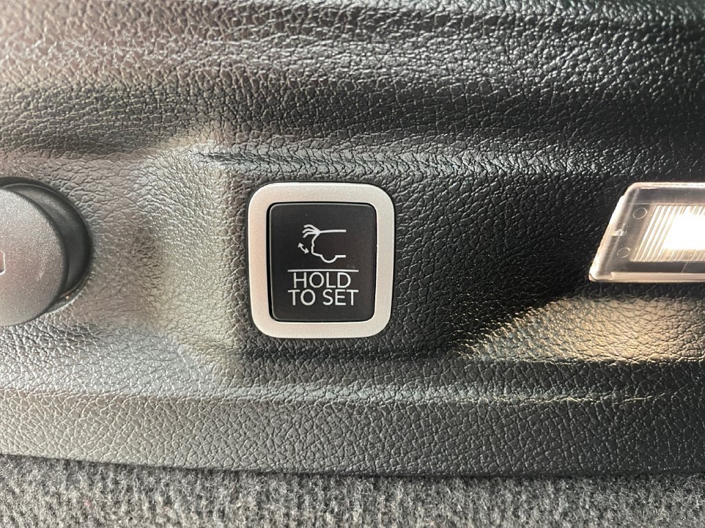 Certified 2022 Jeep Grand Cherokee L Overland AWD/4WD image 34