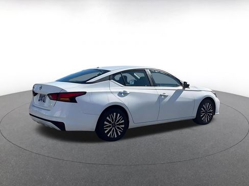 Used 2025 Nissan Altima 2.5 SV image 15