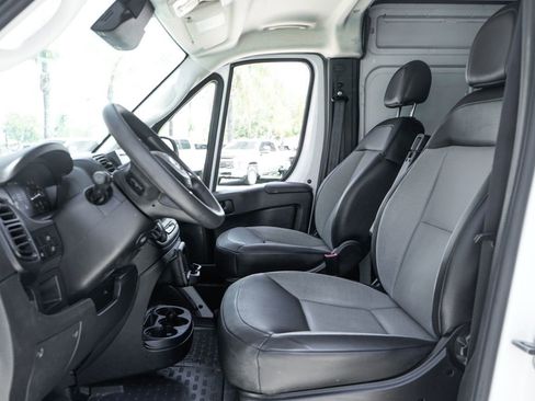 Used 2025 RAM ProMaster 2500 w/ Convenience Group FWD image 19