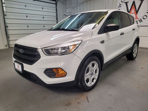 Used 2017 Ford Escape S image 2