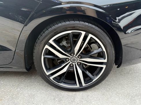 Used 2019 Volvo S60 T5 R-Design image 8
