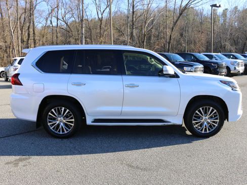 Used 2018 Lexus LX 570 4WD image 9
