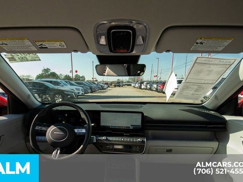 Used 2025 Hyundai Kona SEL image 12