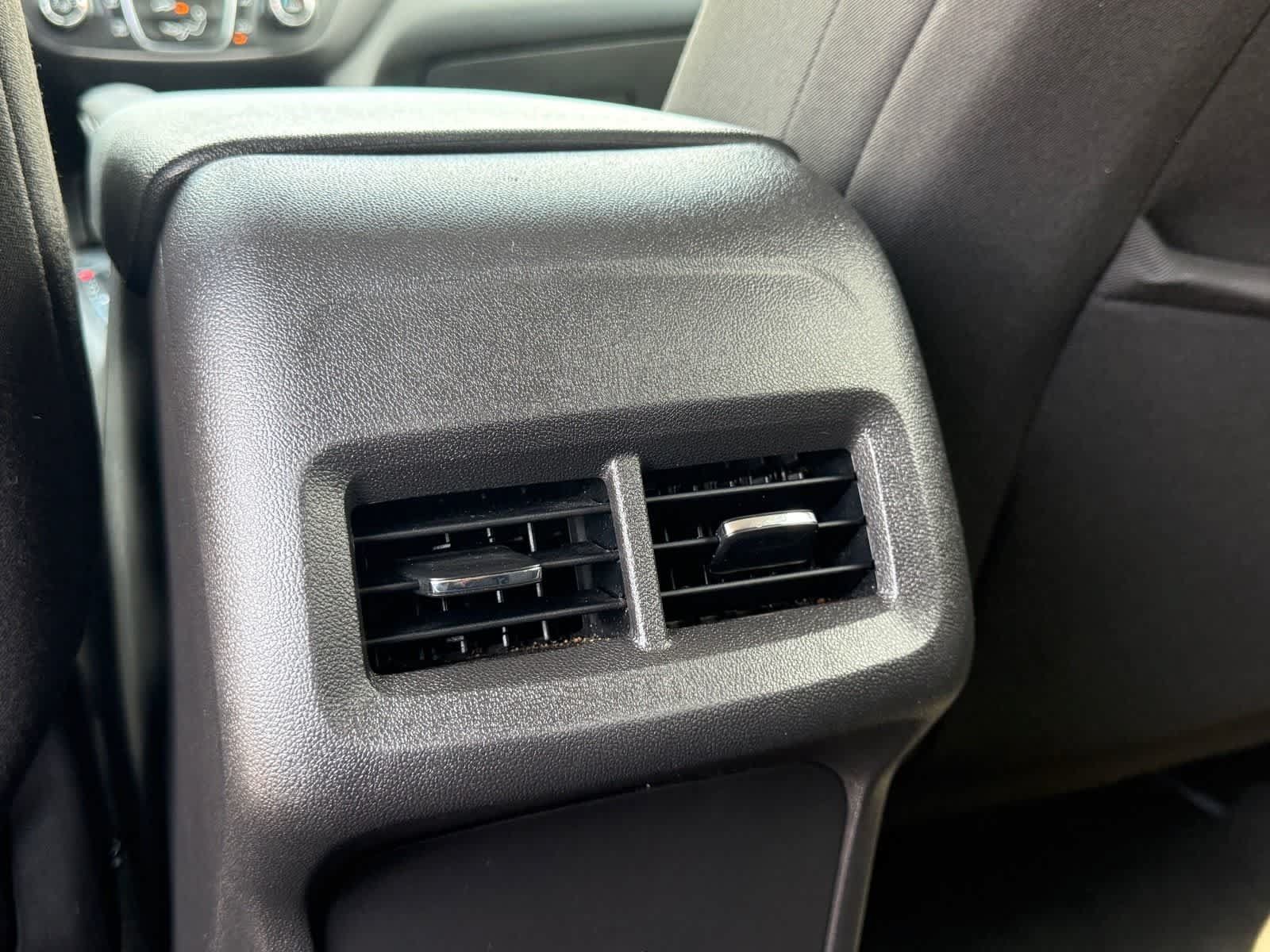 Used 2023 Chevrolet Equinox LT FWD image 29