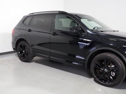 Used 2024 Volkswagen Tiguan SE R-Line FWD image 43