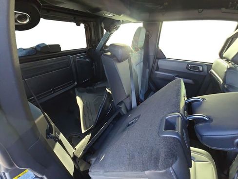 Used 2023 Ford Bronco Everglades image 19