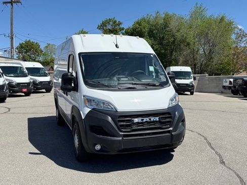 Used 2025 RAM ProMaster 2500 w/ Convenience Group FWD image 9