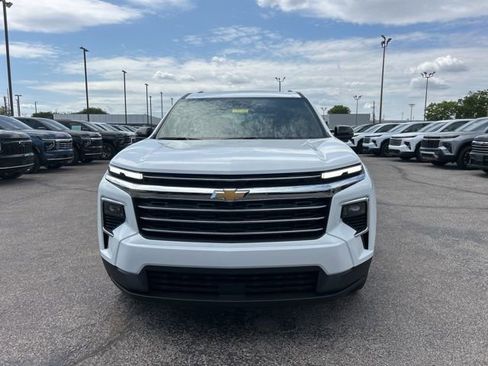 New 2026 Chevrolet Traverse LT w/ Sun and Wheel Package FWD image 8