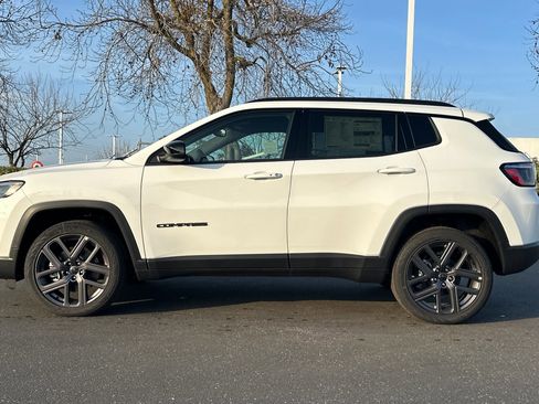 New 2026 Jeep Compass Latitude image 7