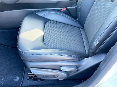 New 2026 Jeep Compass Latitude image 13