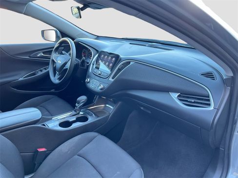 Used 2024 Chevrolet Malibu LT image 30