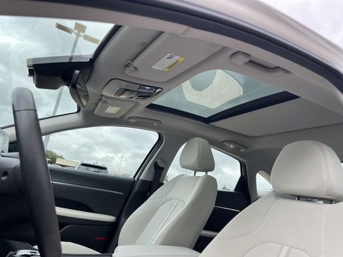 Used 2022 Hyundai Sonata SEL w/ Convenience Package FWD image 10