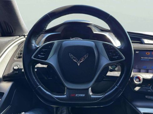 Used 2015 Chevrolet Corvette Z06 w/ 3LZ Preferred Equipment Group image 32