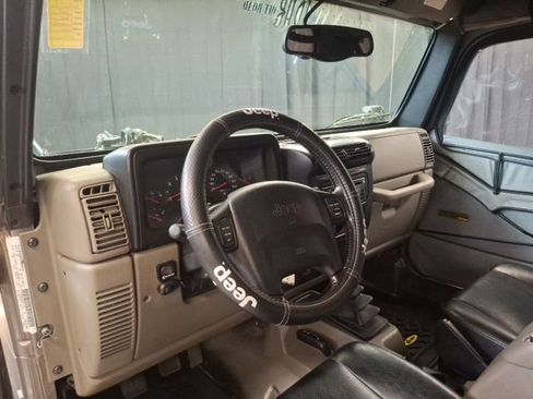 Used 2003 Jeep Wrangler Sahara AWD/4WD image 10