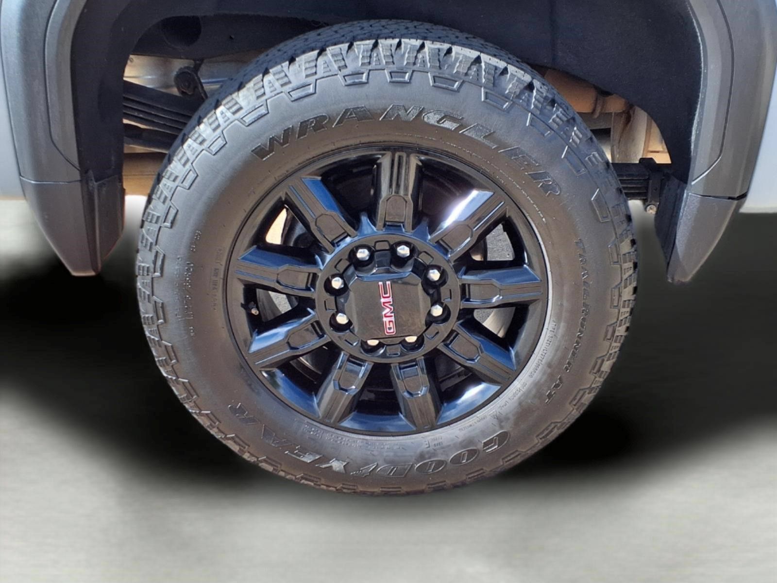 Used 2025 GMC Sierra 2500 AT4 w/ AT4 Premium Plus Package AWD/4WD image 9