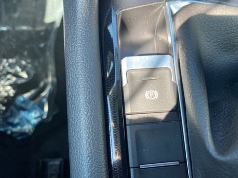 New 2025 Volkswagen Taos SE image 40