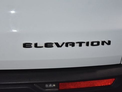 Used 2024 GMC Acadia Elevation image 30