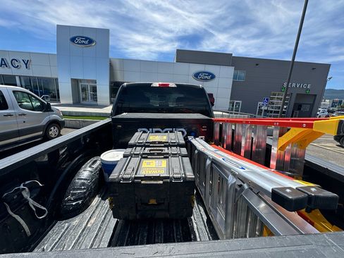 Used 2017 Ford F350 XLT w/ Camper Package AWD/4WD image 7
