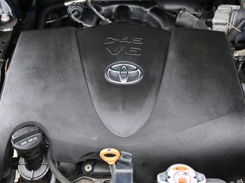 Used 2019 Toyota Highlander XLE AWD/4WD image 51