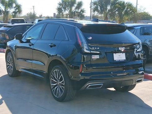 Used 2025 Cadillac XT4 Sport image 4