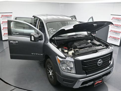 Used 2021 Nissan Titan SV w/ SV Convenience Package AWD/4WD image 25