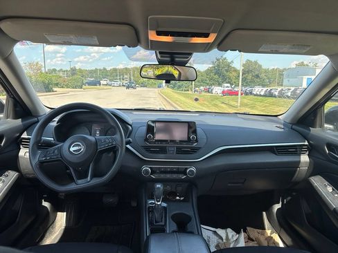 Used 2023 Nissan Altima 2.5 S FWD image 5