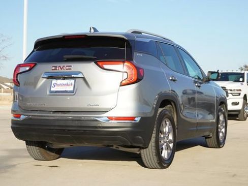 Used 2024 GMC Terrain SLT image 9