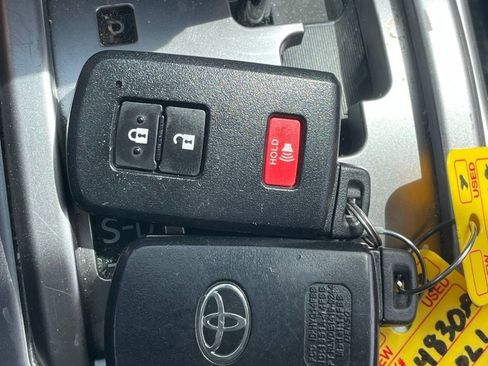 Used 2021 Toyota 4Runner SR5 image 12