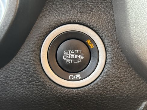 Used 2025 RAM 1500 Laramie w/ Sport Appearance Package AWD/4WD image 20