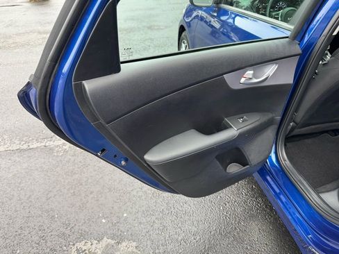 Used 2024 Kia Forte LXS image 9