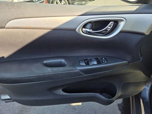 Used 2015 Nissan Sentra S image 6