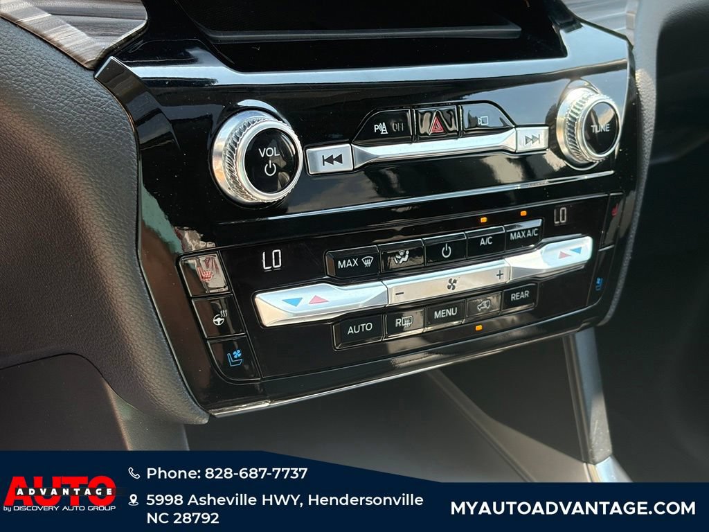 Used 2021 Ford Explorer Limited w/ Equipment Group 301A AWD/4WD image 16