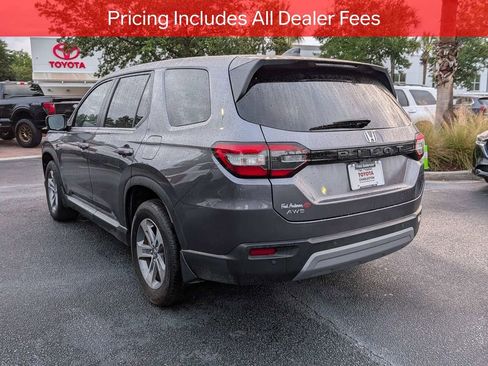Used 2025 Honda Pilot EX-L image 6
