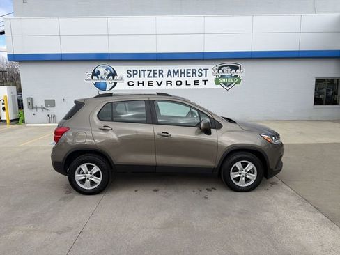Used 2022 Chevrolet Trax LT w/ Driver Confidence Package AWD/4WD image 11