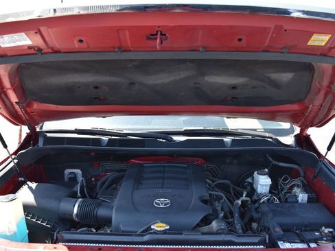 Used 2017 Toyota Tundra SR5 w/ SR5 Upgrade Package RWD image 11