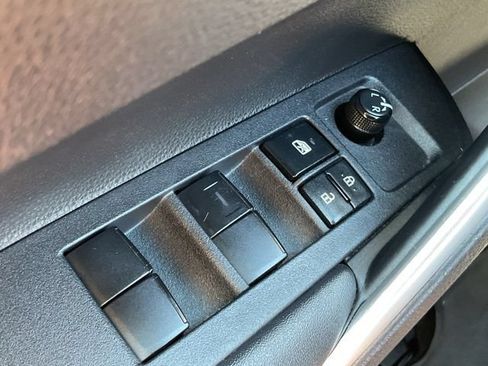 Used 2023 Toyota Corolla Cross LE FWD image 34