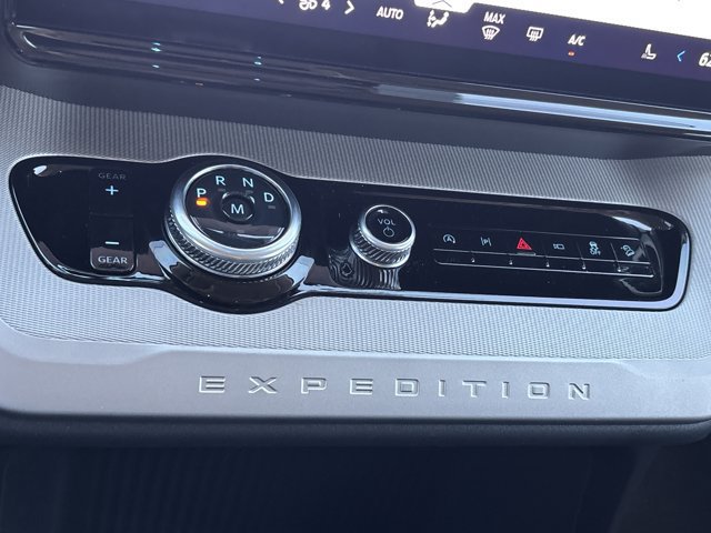 Used 2026 Ford Expedition Active AWD/4WD image 36