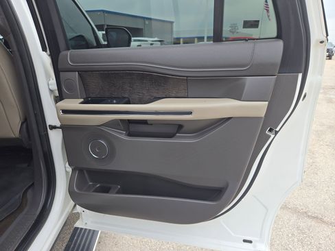 Used 2021 Ford Expedition Max Limited RWD image 24