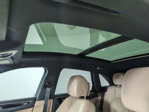 Used 2025 Porsche Macan image 19