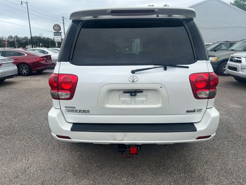 Used 2006 Toyota Sequoia Limited RWD image 4