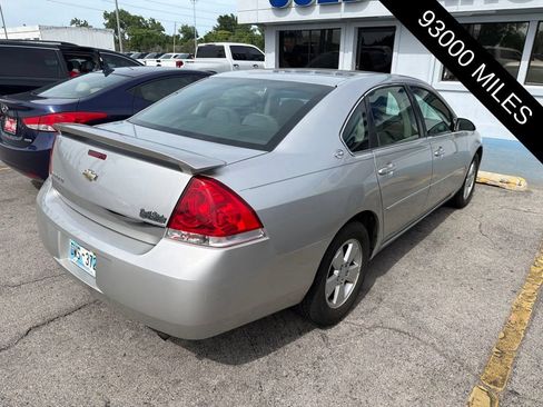 Used 2006 Chevrolet Impala LT FWD image 2