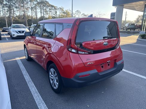 Used 2020 Kia Soul LX image 4